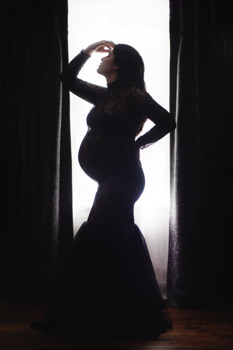 Read more about the article Neal Urban Studio Maternity Portraits